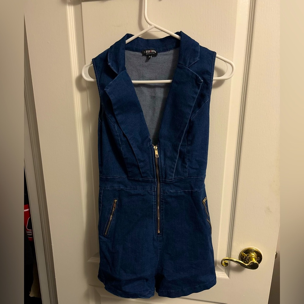 Fashion Nova Jean Romper Size Medium